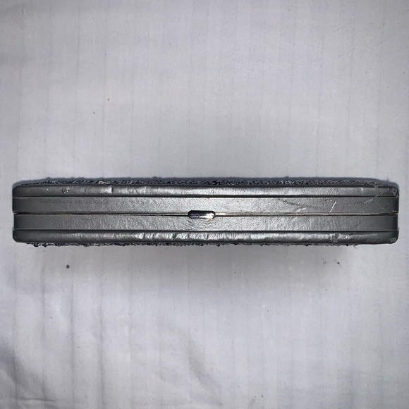 Silver Sequin Clutch Wallet Women’s Card Holder 2 Section Flippy Expressions - Picture 3 of 7